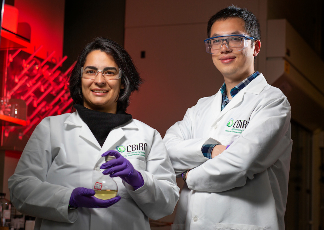 Sanaz Abdolmohammadi, left, and Jiajie Huo work in the Biorenewables Research Laboratory