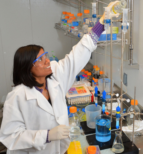 Shivani Garg in the lab