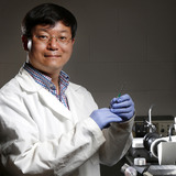 Jaeyoun (Jay) Kim holds the micro-tentacle developed by his lab