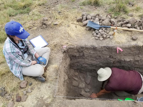 Serena Webster and Feben Ruscitti excavate at Hacienda Metepec. Photo by Andrew Somerville
